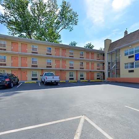Media Inn&Suites Bagian luar foto
