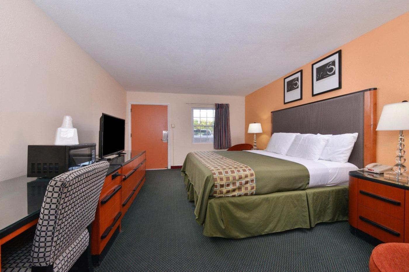 Media Inn&Suites Bagian luar foto