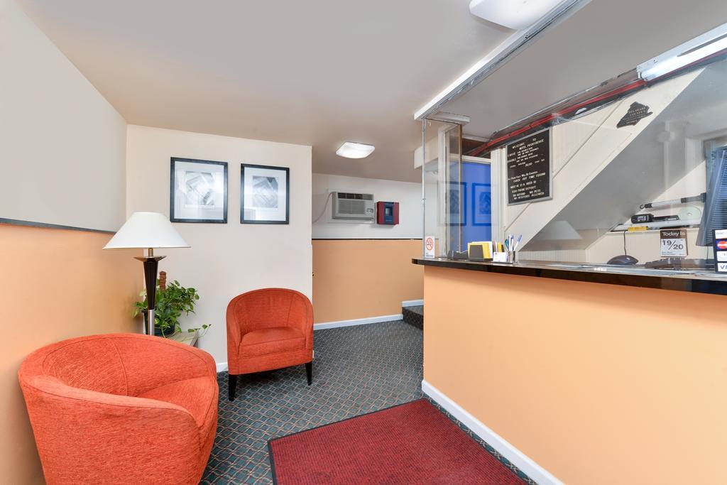 Media Inn&Suites Bagian luar foto