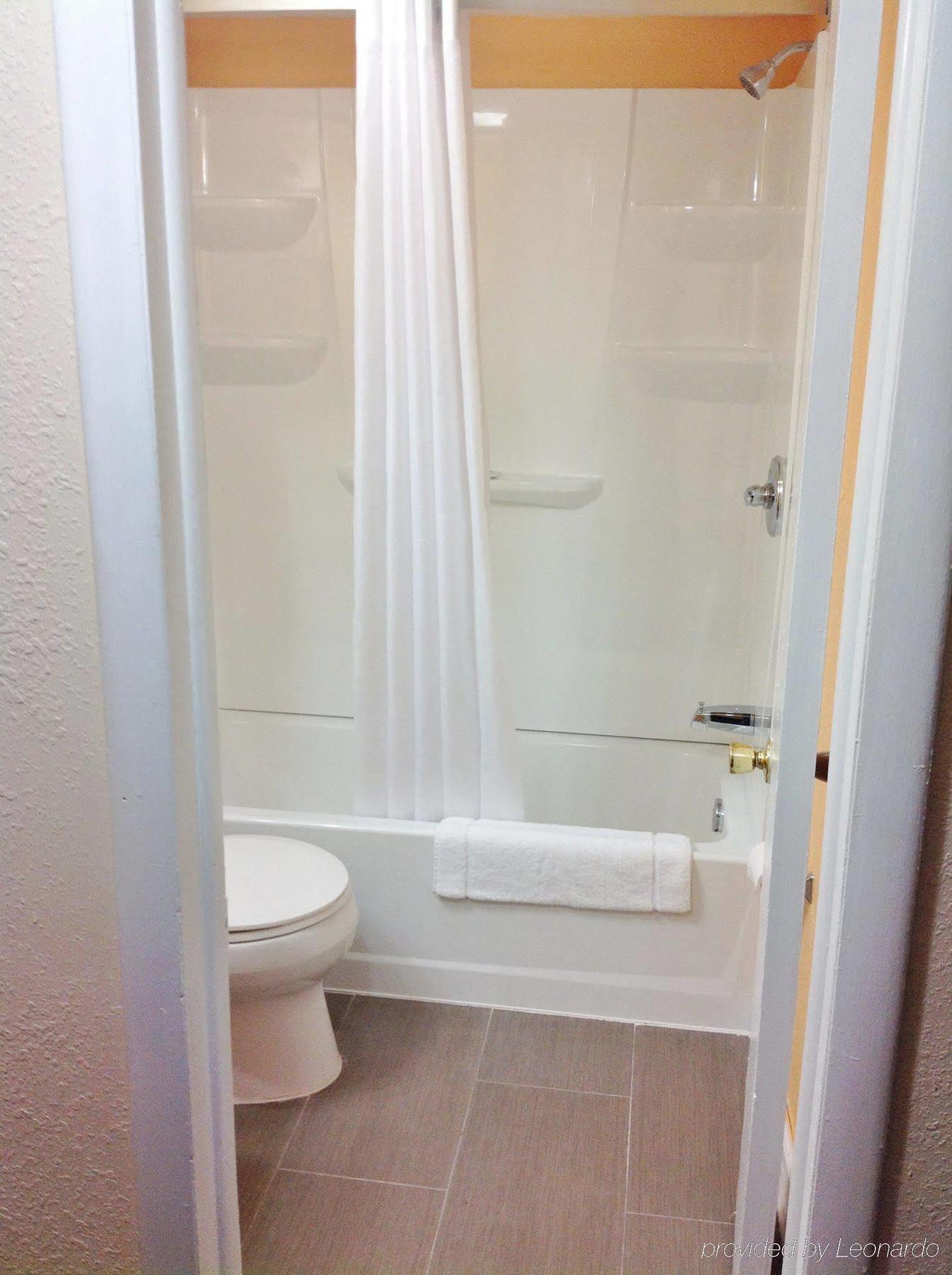 Media Inn&Suites Bagian luar foto