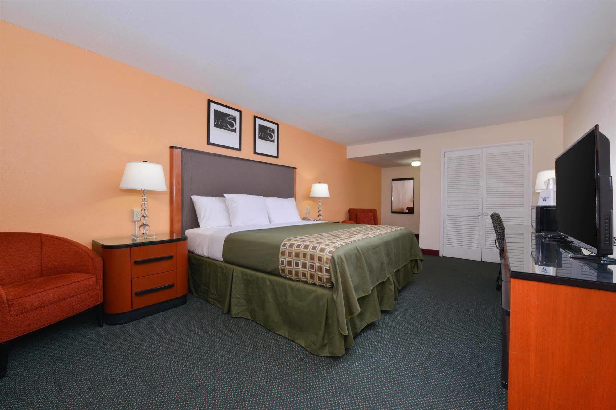 Media Inn&Suites Bagian luar foto