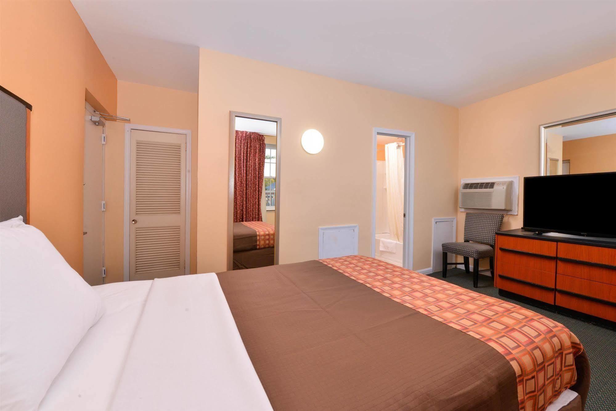 Media Inn&Suites Bagian luar foto