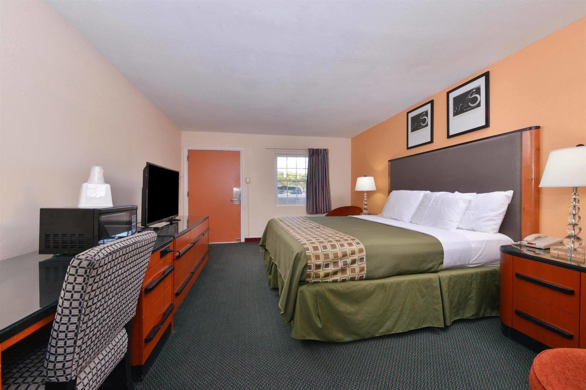 Media Inn&Suites Bagian luar foto