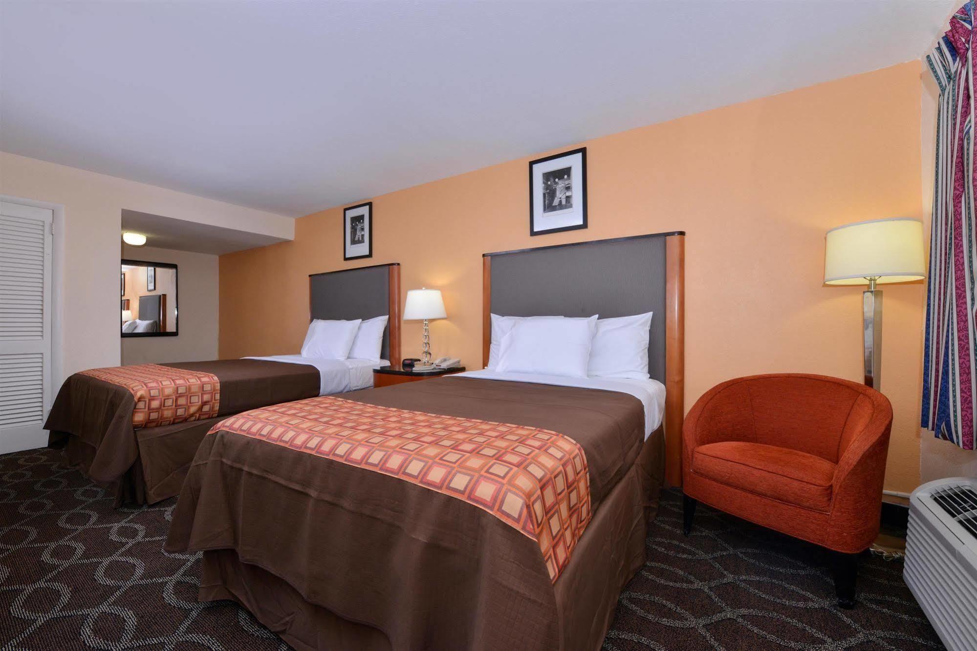 Media Inn&Suites Bagian luar foto