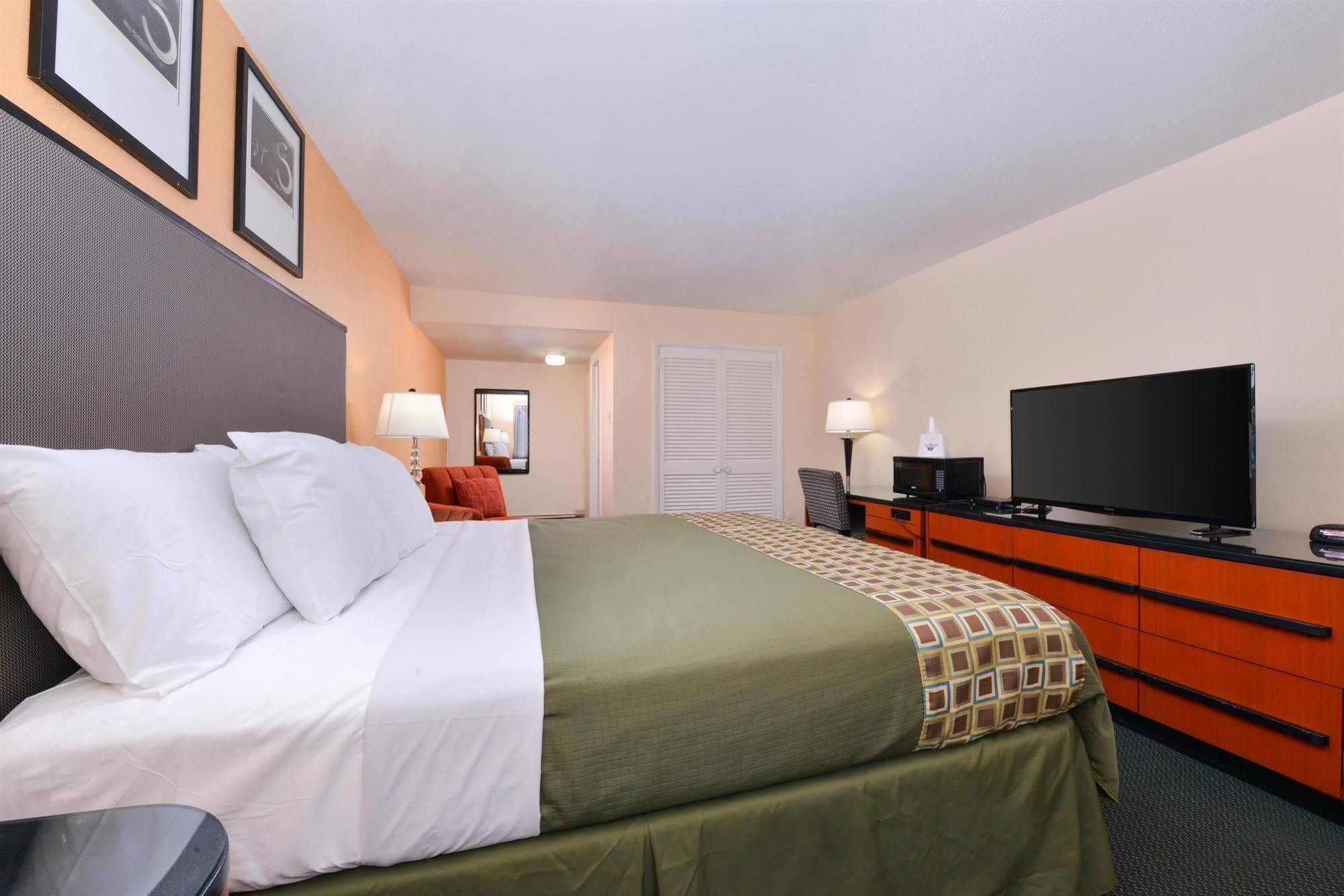 Media Inn&Suites Bagian luar foto